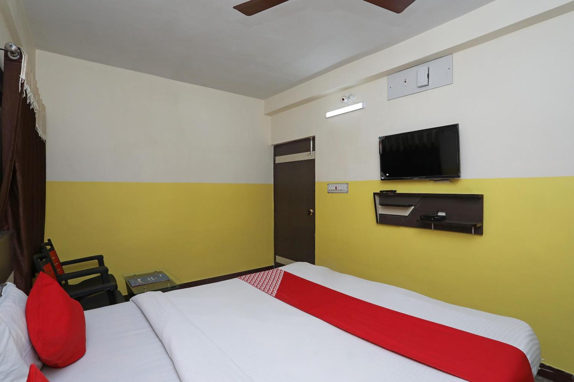 Oyo 26152 Hotel Aarush ディガ エクステリア 写真